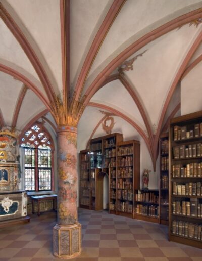Bibliotheksraum im St. Nikolaus-Hospital (